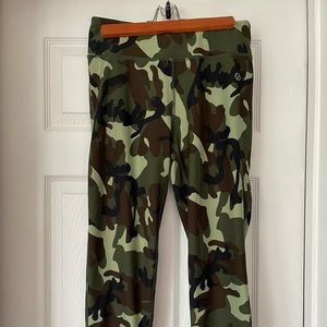 Camo Capri workout leggings